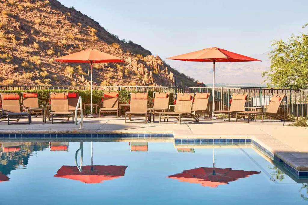 ADERO Scottsdale outdoor pool view